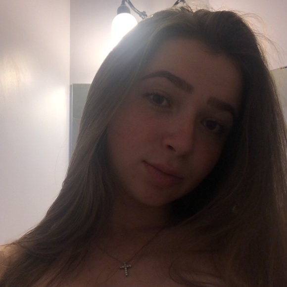 Meet your Posher, Brooke - Picture 1 of 1